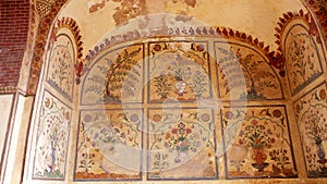 Mirror Palace murals photo