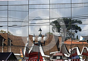 Mirrored glass