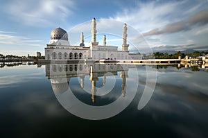 Mirrored of water