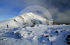 Misty Crib-y-Ddysgl dusted with snow