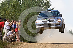 Mitsubishi LanceÃÂº jumps on rally