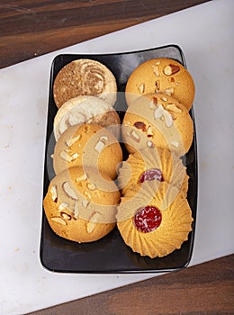 Mix bakery cookies set with black tray
