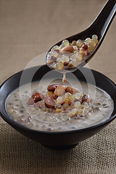 Mix bean Sago nuts taro paste
