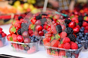 Mix strawberries, blackberries, red currants, blueberries and raspberries