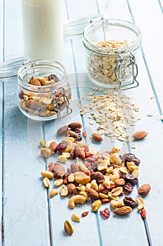 Mix of various nuts, raisins and oatmeal