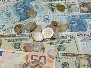 Mixed currency notes