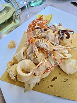 Mixed fried fish platter