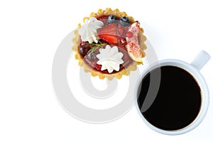 Mixed fruits tart with black coffee