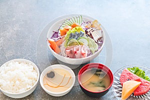 mixed sashimi set