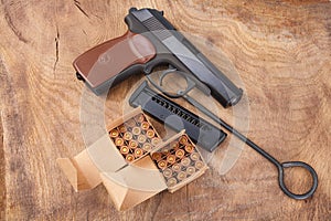 9mm russian handgun with ammunitions