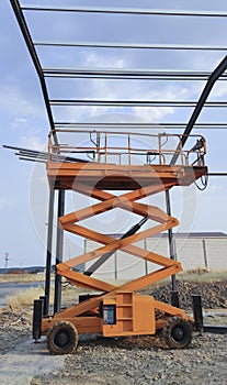 Mobile aerial work platform building industrial unit beams