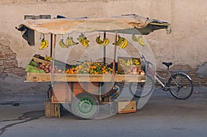 Mobile fresh fruit stand