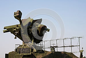Mobile military radar