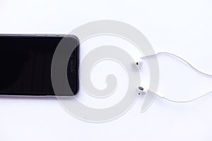 Mobile phone with earphone