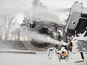 Mobile snow guns