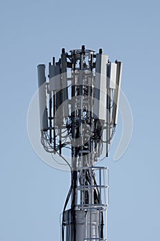 Mobile telephony of a network of radio transmitting or receiving stations (repeaters, base stations or