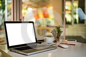 Mock up Blank screen of Laptop