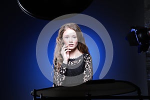 Model during a class in a photo school in a photo Studio