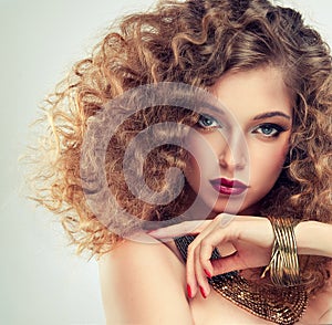 Model with curly hair