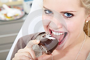 Model with nice teeth