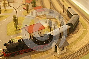 Model railroad locomotive and wagons