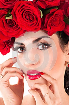 Model with red roses hairstyle