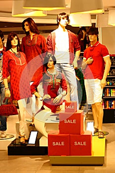 Modern Casual Clothing Retail Discount Sale