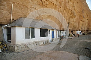 Modern cliff dwelling
