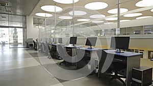 4K. Modern computer class in the library