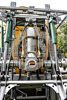 Modern hydraulic linkage on a tractor