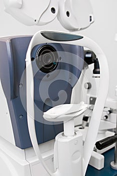 Modern optometrist dopter