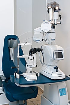 Modern optometrist dopter