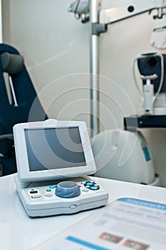 Modern optometrist dopter