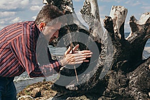 Survival course for modern man to make fire