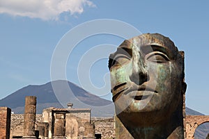 Modern sculpture - Pompeii with versuvius
