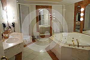 Modern and spacious bathroom