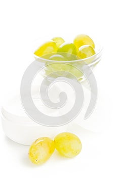 Moisturizer cream with grapes