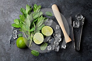 Mojito cocktail making