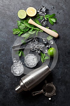 Mojito cocktail making