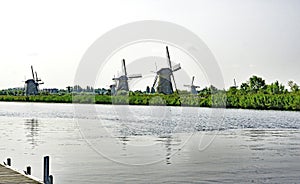 Molinos de viento en Kinderdijk, Holanda photo