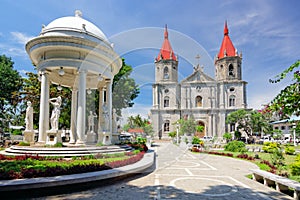 Iglesia en la ciudad. isla las Filipinas 