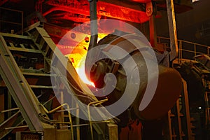 Molten hot steel