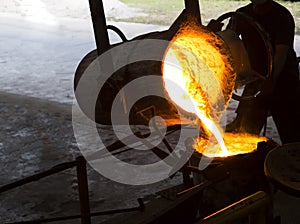 Molten iron molten metal poured in to ladle