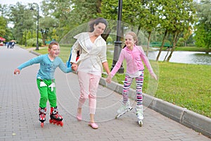 Mom introduces their children to sports-roller skating in the Pa