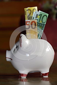 Money box, save money yourself at home