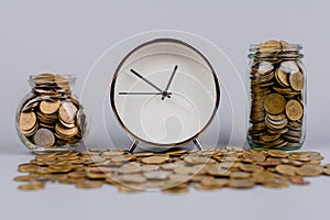 money and time, finances and financial accounting Plan your investments, cash flow, financial returns, wage income, and