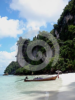 Monkey Beach, PhiPhi Island