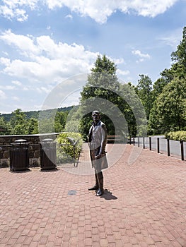 Statue of Thomas jefferson at Monticello in Virginia