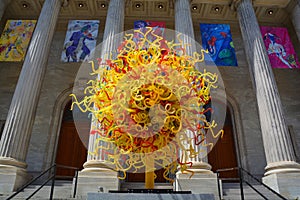 Dale ChihulyÃ¢â¬â¢s iconic artwork The Sun