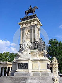 Monument of Alfonso XII photo